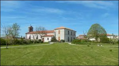 Nous commençons notre balade dominicale en Nouvelle-Aquitaine, à Chervettes. Ancienne commune de l'aire urbaine Rochefortaise, elle se situe dans le département ...