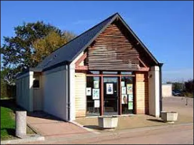 Nous commençons notre balade dans le Centre-Val-de-Loire, à Ardenais. Commune de l'arrondissement de Saint-Amand-Montrond, elle se situe dans le département ...