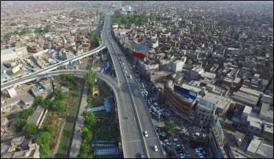 Gujranwala, 2 millions d'habitants, est une ville d'...