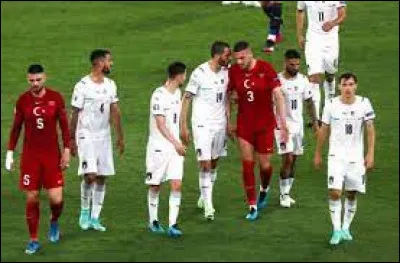 Au match d'ouverture, Turquie - Italie, qui ressort gagnant avec un score de 3 à 0 ?