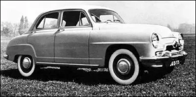 Quel constructeur automobile produisait l'Aronde ?