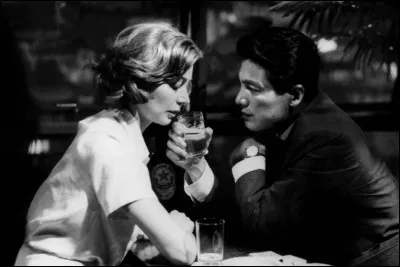 Quelle femme de lettres est l'auteur du scénario du film d'Alain Resnais "Hiroshima mon amour" ?