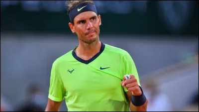 Vous connaissez Rafaël Nadal pour la plupart. Avant, il était numéro un mondial mais maintenant, en 2021, il n'est que numéro trois. Mais sur quelle compétition est-il le plus fort ?