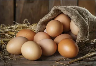 Quel est, en grammes, le poids moyen d'un uf de poule  ?