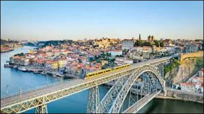 La ville de Porto se situe-t-elle au Portugal ?