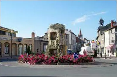 Je vous propose de commencer notre balade dominicale à Aigueperse. Ville Puydômoise, elle se situe dans l'ancienne région ...