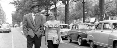 Quelle actrice accompagne Jean-Paul Belmondo dans le film "À Bout de souffle" ?