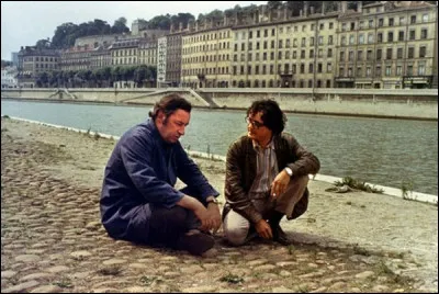 Commençons par une question facile : "L'horloger de Saint-Paul", avec Philippe Noiret, a été tourné à ...