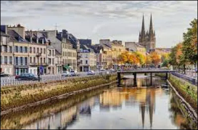 Dans quel département se trouve la ville de Quimper ?