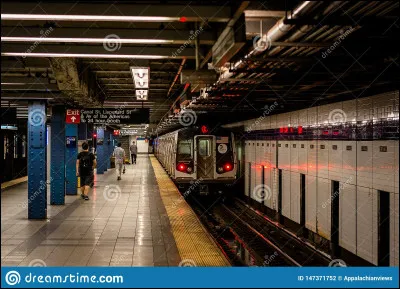 Vous êtes assis dans un métro quand une femme enceinte approche. Que faites-vous ?