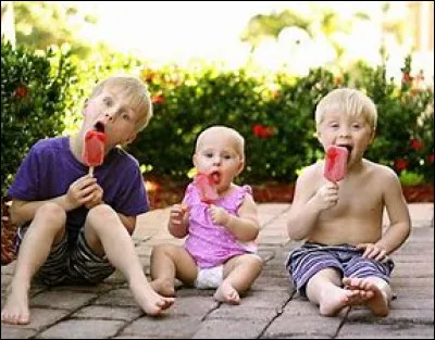 Situation - Tes parents partent travailler toute la journée et tu dois garder tes petits frères/tes petites surs. Comment t'en occupes-tu ?