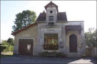 Notre balade dominicale commence dans le Grand-Est, à Chardeny. Petit village de 58 habitants, dans l'aire d'attraction de Vouziers, il se situe dans le département ...