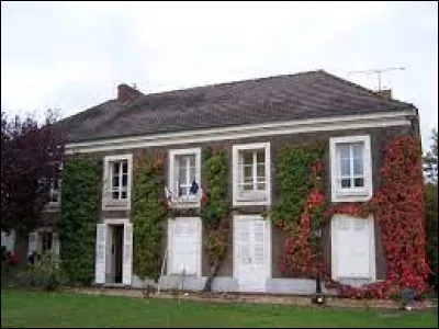 Je vous propose de commencer cette balade en Île-de-France, à Bazoches-sur-Guyonne. Commune de l'arrondissement de Rambouillet, elle se situe dans le département ...