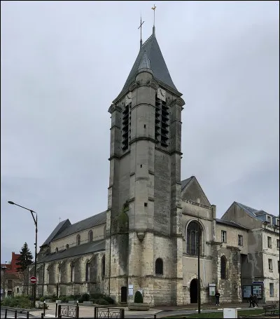 L'église Saint-Cyr-Sainte-Julitte a été fondée ...