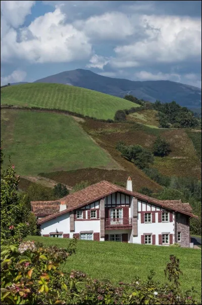 Question de bienvenue : entre quels pays se partage le Pays Basque ?