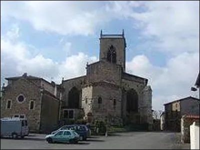 Je vous propose de commencer notre balade en Auvergne-Rhône-Alpes, à Augerolles. Commune de l'arrondissement de Thiers, elle se situe dans le département ...