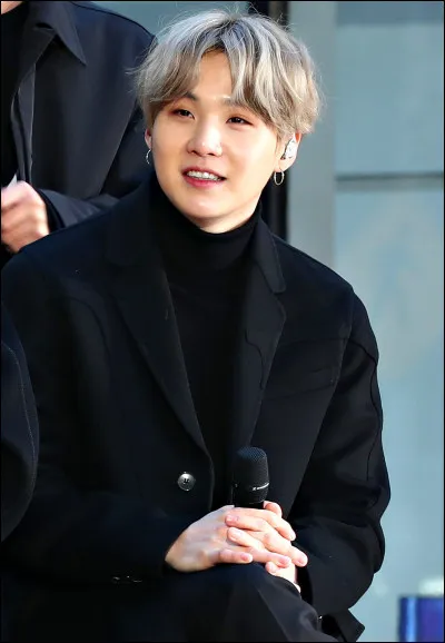 Pour commencer, quel est le vrai nom de Suga ?