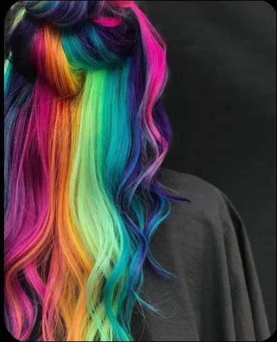 De quelle couleur sont est cheveux ?