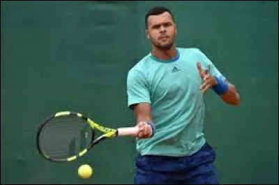 Le joueur français de tennis Jo-Wilfried Tsonga a gagné Roland-Garros en 2010.