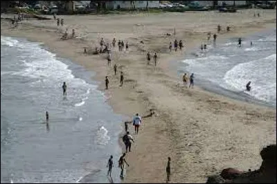 Cette bande de sable naturelle qui relie le littoral martiniquais et l'île Sainte-Marie porte le nom de ...