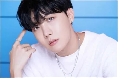 Quel est le vrai nom de J-Hope ?