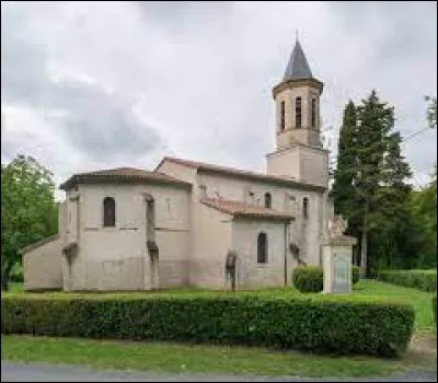 Nous commençons notre balade en Occitanie, devant l'église Saint-Quintin, à Appelle. Petit village de 73 habitants, dans l'arrondissement de Castres, il se situe dans le département ...