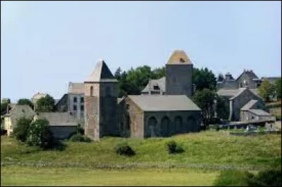 Je vous propose de commencer notre balade en Occitanie, à Aubrac. Village de l'arrondissement de Rodez, il se situe dans le département ...