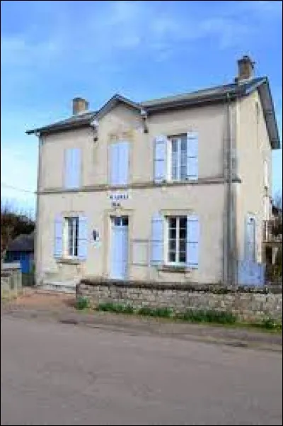 Je vous propose de commencer notre balade à Achun. Village de l'arrondissement de Château-Chinon-(Ville), il se situe dans le département ...