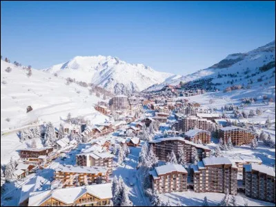 Quelle est l'intruse parmi ces stations de montagne ?