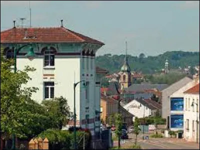 Nous commençons ce quizz près de la frontière allemande, à Freyming-Merlebach. Ville de la région naturelle du Warndt, elle se situe dans le département ...