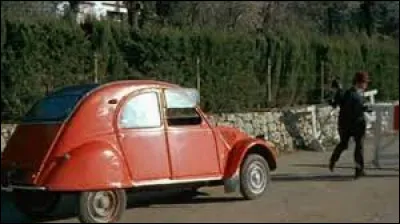 Dans lequel de ces trois films voit-on cette Citroën 2CV rouge ?