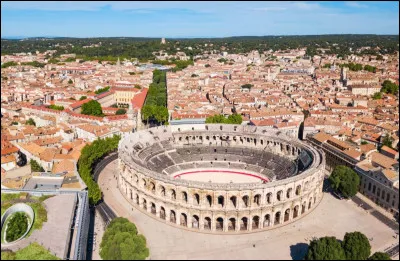 Quelle est l'intruse parmi ces villes ?