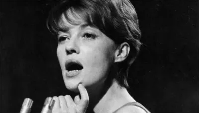 Parmi ces propositions, laquelle est une chanson de Jeanne Moreau ?