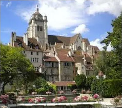 Dole est une ville d'Auvergne-Rhône-Alpes.