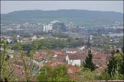 Pour commencer, comment appelle-t-on les habitants de Neuves-Maisons (Meurthe-et-Moselle) ?