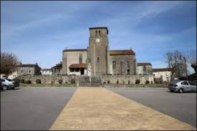 Nous commençons notre première balade de la semaine en Nouvelle-Aquitaine, à Azay-sur-Thouet. Commune à 9 kilomètres de Parthenay, au cur de la Gâtine, elle se situe dans le département ...