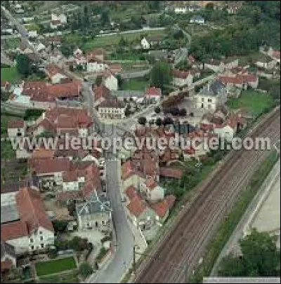 Je vous propose de commencer notre balade quotidienne en Bourgogne-Franche-Comté, à Aisy-sur-Armançon. Commune de l'arrondissement d'Avallon, elle se situe dans le département ...