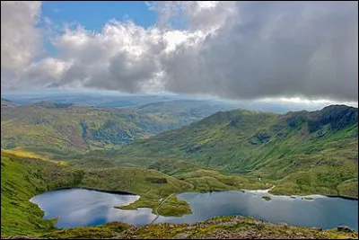 Snowdonia est un massif montagneux du Gwynedd et de Conwy, au pays de Galles.