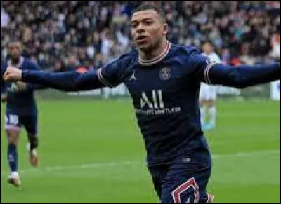 La première partie de ce quiz date de janvier 2019. À l'époque, savez-vous qui était lentraîneur de Kylian Mbappé au PSG ?