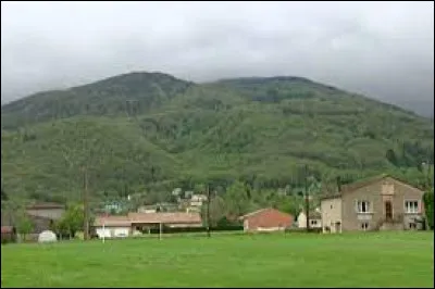 Nous commençons notre balade en Occitanie, à Albine. Commune du parc naturel régional du Haut Languedoc, elle se situe dans le département ...