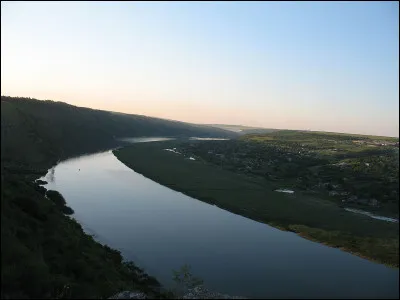 Quelle est la longueur du fleuve Dniestr ?