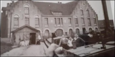 Quelle usine fait le patrimoine de la ville d'Athies ?