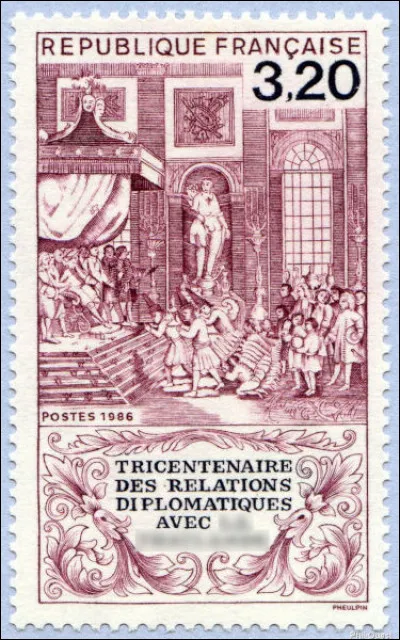 En 1986, nous fêtions le tricentenaire d'une mission diplomatique (de quel pays ?) : nous la voyons ici de massage à Versailles...