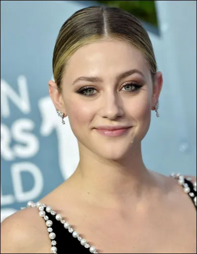 Quand est née Lili Reinhart ?