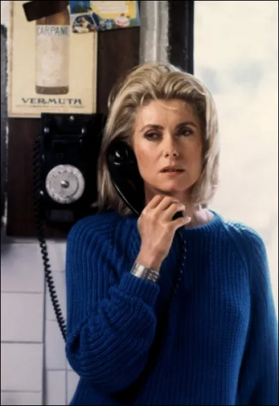 Aux côtés de quel grand acteur (également pilote automobile), jouait Catherine Deneuve dans le film "Le Bon Plaisir" en 1984 ?