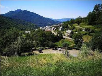 Notre balade commence en Occitanie, à Bethmale. Village du Couserans, dans l'aire d'attraction de Saint-Girons, il se situe dans le département ...