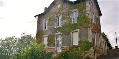 Notre petit tour de France commence en Nouvelle-Aquitaine, à La Villeneuve. Petit village de 54 habitants, dans l'arrondissement d'Aubusson, il se situe dans le département ...