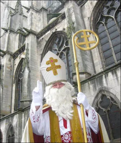 D'après la légende de Saint-Nicolas, combien d'enfants se perdent au début de l'histoire ?