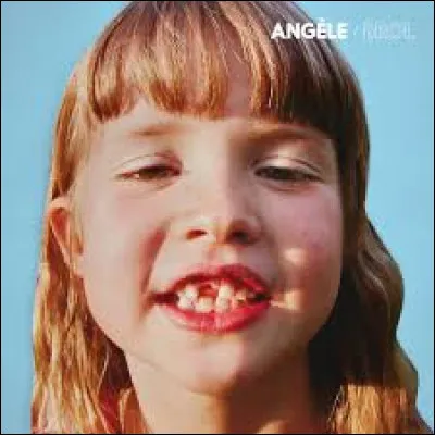 On commence doucement avec Angèle ! Complète la chanson : « Je veux tes yeux, que tes beaux yeux...