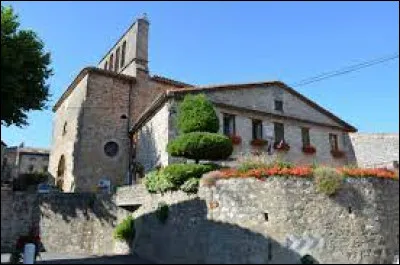 Notre balade commence au pied de l'église Saint-Julien-et-Sainte-Basilisse, à Brénac. Ancienne commune de l'arrondissement de Limoux, elle se situe dans le département ...